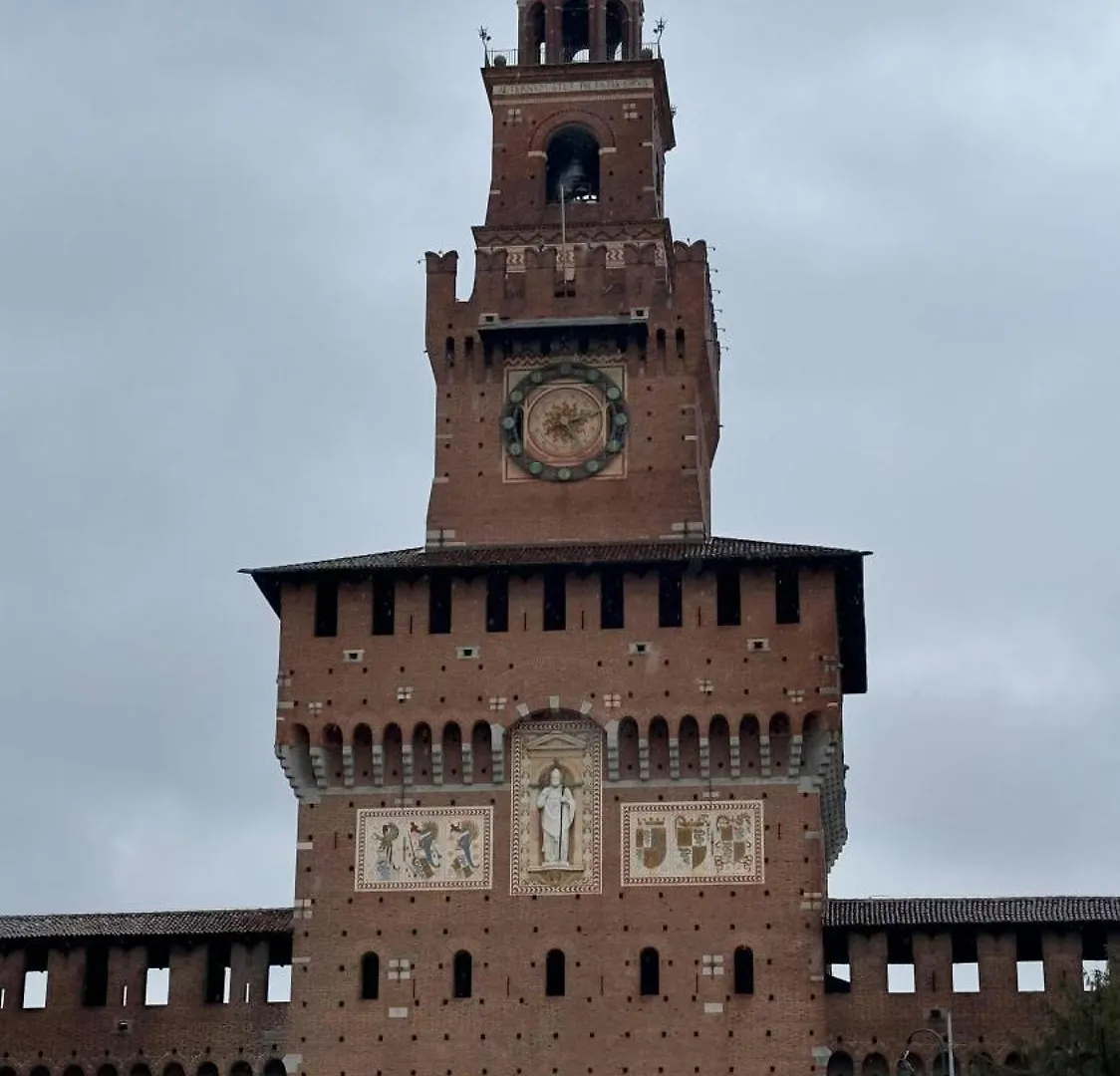 Argento, Bright Flat In The Center, 7 Guests, Parking & Wifi, Near To 3 Tram Lines And The Metro - Well Connected To Airports And To The Train Station Apartment Milan