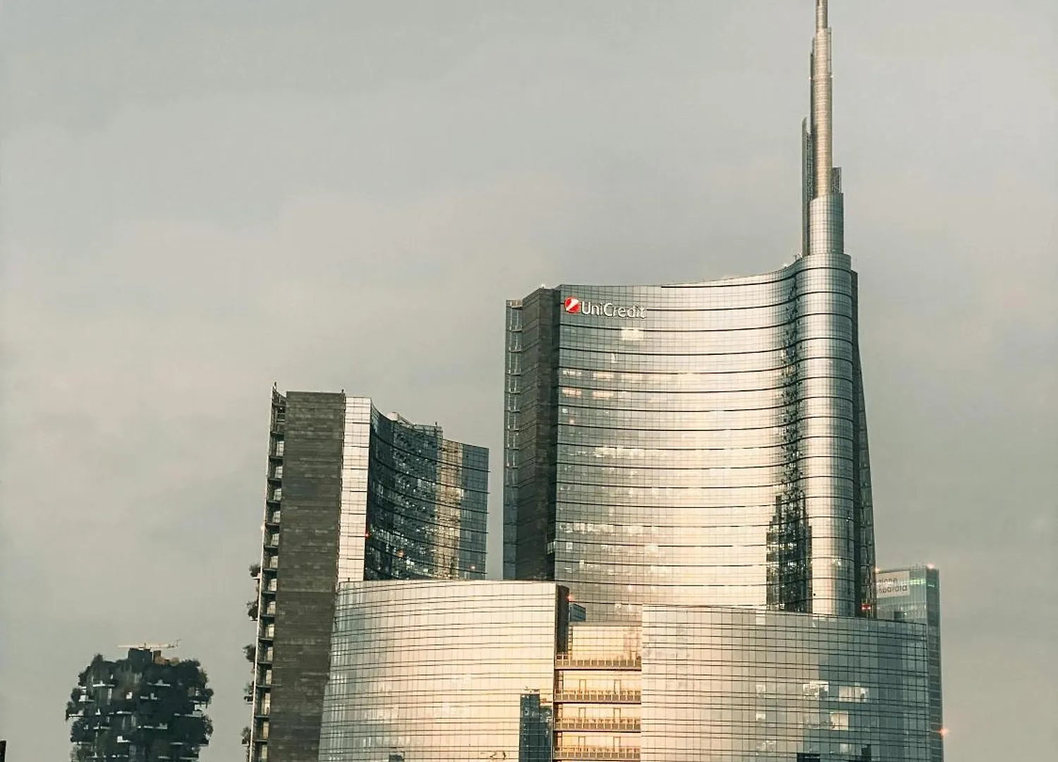 Argento, Bright Flat In The Center, 7 Guests, Parking & Wifi, Near To 3 Tram Lines And The Metro - Well Connected To Airports And To The Train Station Apartment Milan Italy