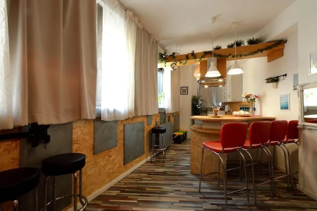 Argento, Bright Flat In The Center, 7 Guests, Parking & Wifi, Near To 3 Tram Lines And The Metro - Well Connected To Airports And To The Train Station Apartment Milan