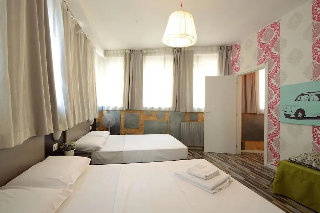 Argento, Bright Flat In The Center, 7 Guests, Parking & Wifi, Near To 3 Tram Lines And The Metro - Well Connected To Airports And To The Train Station Apartment Milan