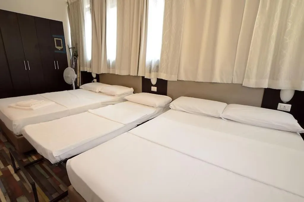 Argento, Bright Flat In The Center, 7 Guests, Parking & Wifi, Near To 3 Tram Lines And The Metro - Well Connected To Airports And To The Train Station Apartment Milan