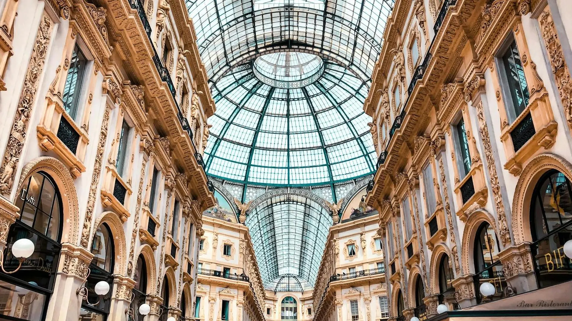 Argento, Bright Flat In The Center, 7 Guests, Parking & Wifi, Near To 3 Tram Lines And The Metro - Well Connected To Airports And To The Train Station Apartment Milan Italy