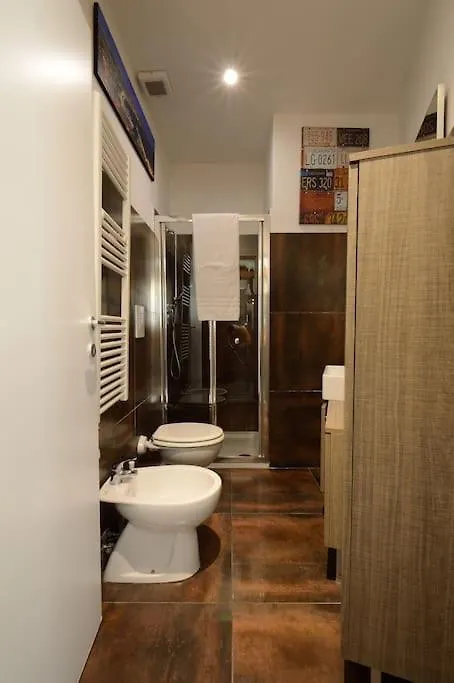 Argento, Bright Flat In The Center, 7 Guests, Parking & Wifi, Near To 3 Tram Lines And The Metro - Well Connected To Airports And To The Train Station Apartment Milan 0*,